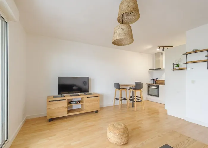 Calme Avec Grande Terrasse, Aytre, Proche Lac, 2 Pers. - Fr-1-535-49 *