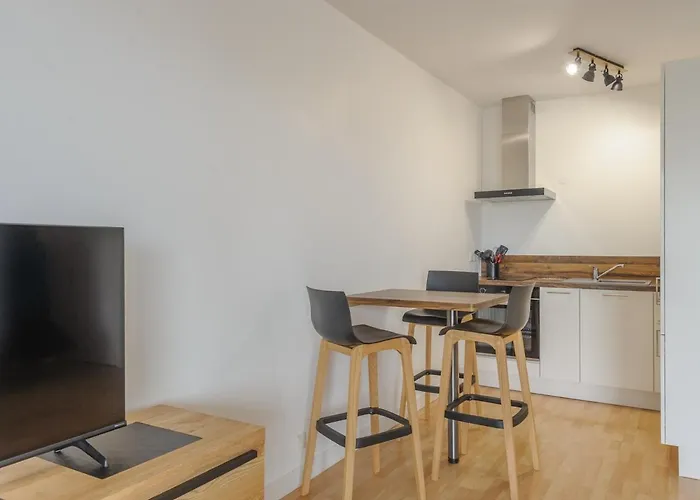 Calme Avec Grande Terrasse, Aytre, Proche Lac, 2 Pers. - Fr-1-258-213 Apartment *